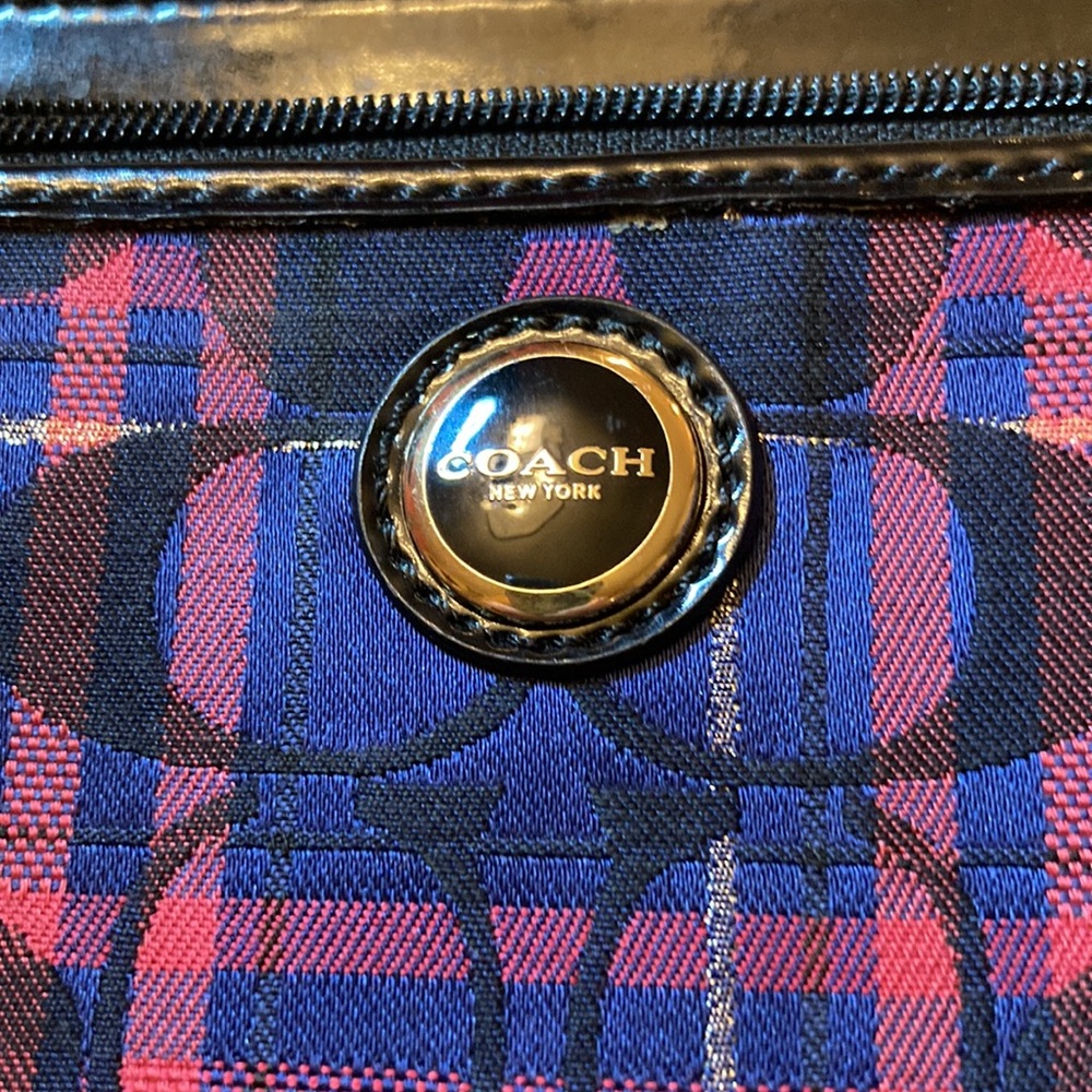 COACH TARTAN DOUBLE POCKET WRISTLET WALLET. MANY POCKETS WITH LOTS OF ROOM. EUC - Picture 4 of 14